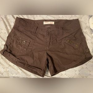 Small brown low waisted cargo shorts